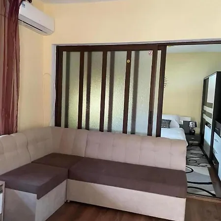 Sleeps13-privatepool-aircon-familyfriendly فيلة Strumyani