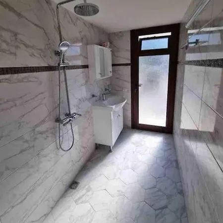 Sleeps13-privatepool-aircon-familyfriendly فيلة Strumyani
