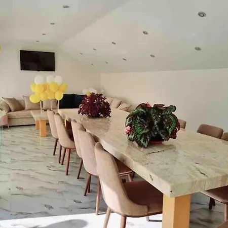 فيلة Sleeps13-privatepool-aircon-familyfriendly *