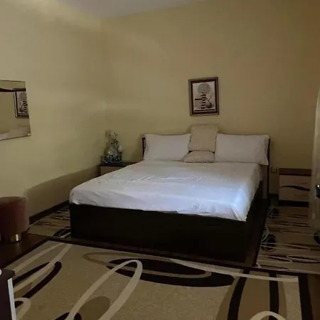 Sleeps13-privatepool-aircon-familyfriendly * Strumyani