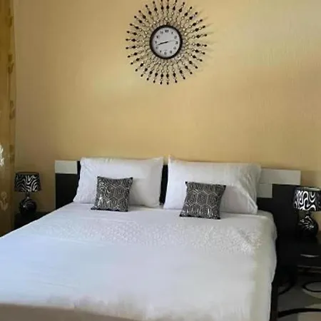 Sleeps13-privatepool-aircon-familyfriendly فيلة *