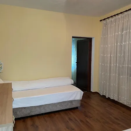 Sleeps13-privatepool-aircon-familyfriendly فيلة *