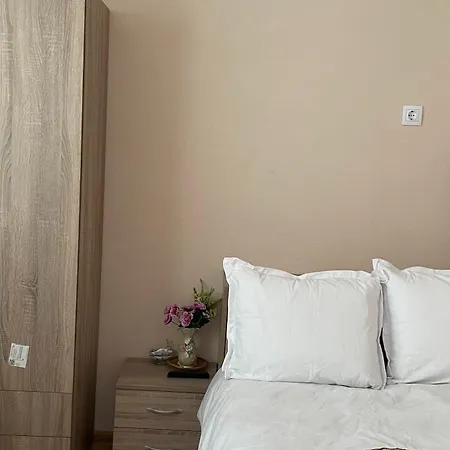 فيلة Sleeps13-privatepool-aircon-familyfriendly